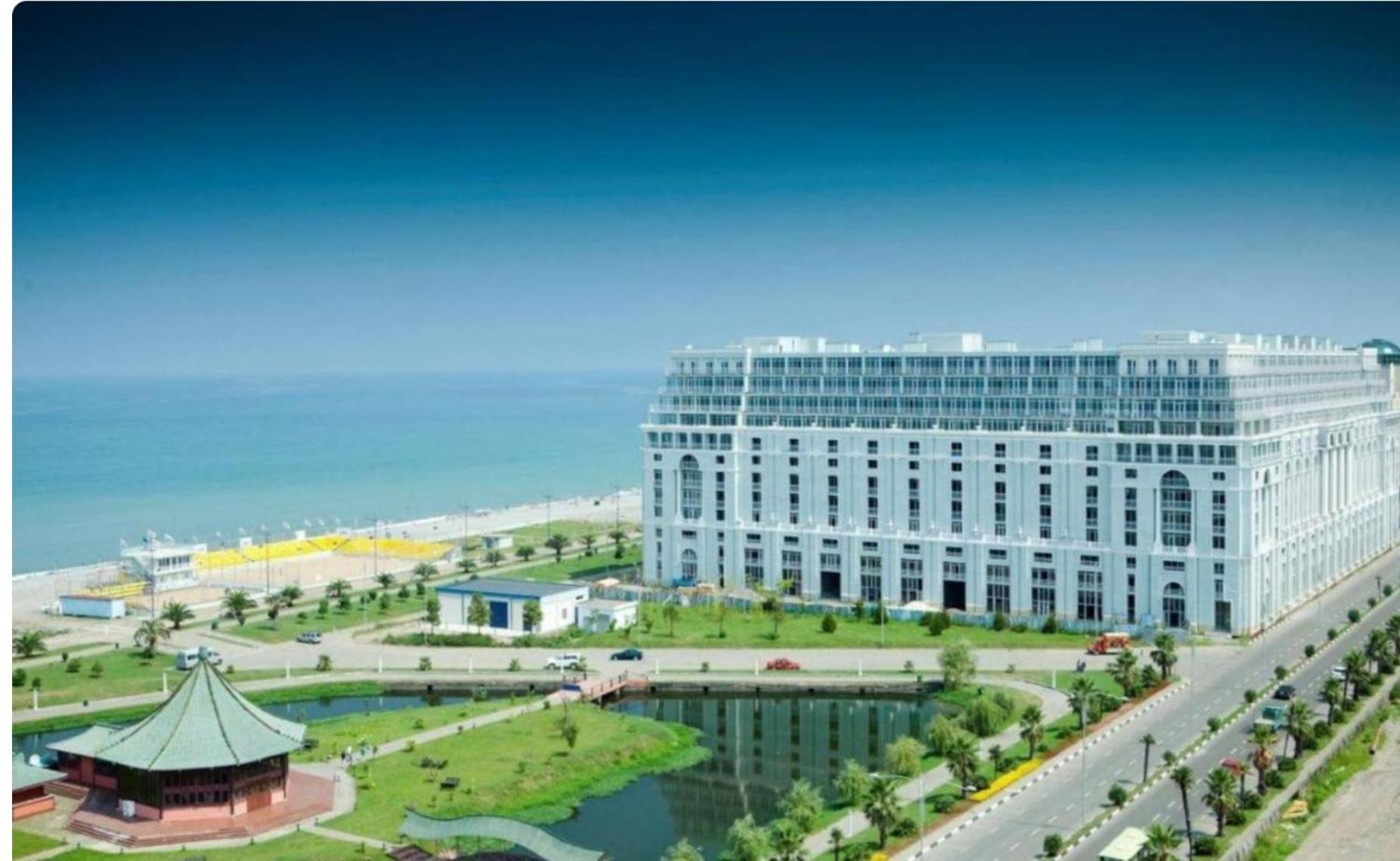 Watching The Sea Apartment Batumi Exterior photo